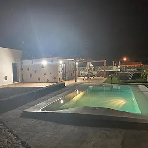 Villa Rosa De La Laguna, Lajares